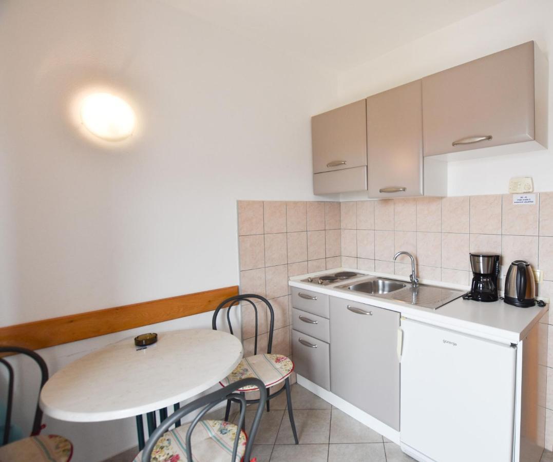 Apartments Karmen Primošten Extérieur photo